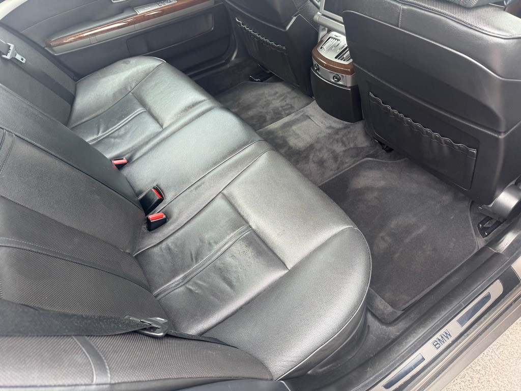 2006 BMW 7 Series Image 16