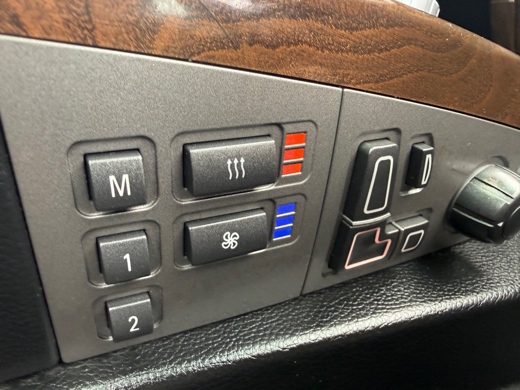 2006 BMW 7 Series Image 24