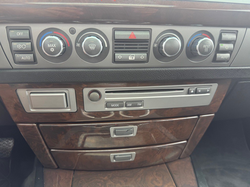 2006 BMW 7 Series Image 27