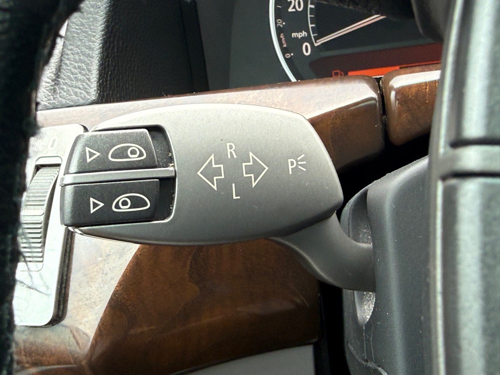 2006 BMW 7 Series Image 37