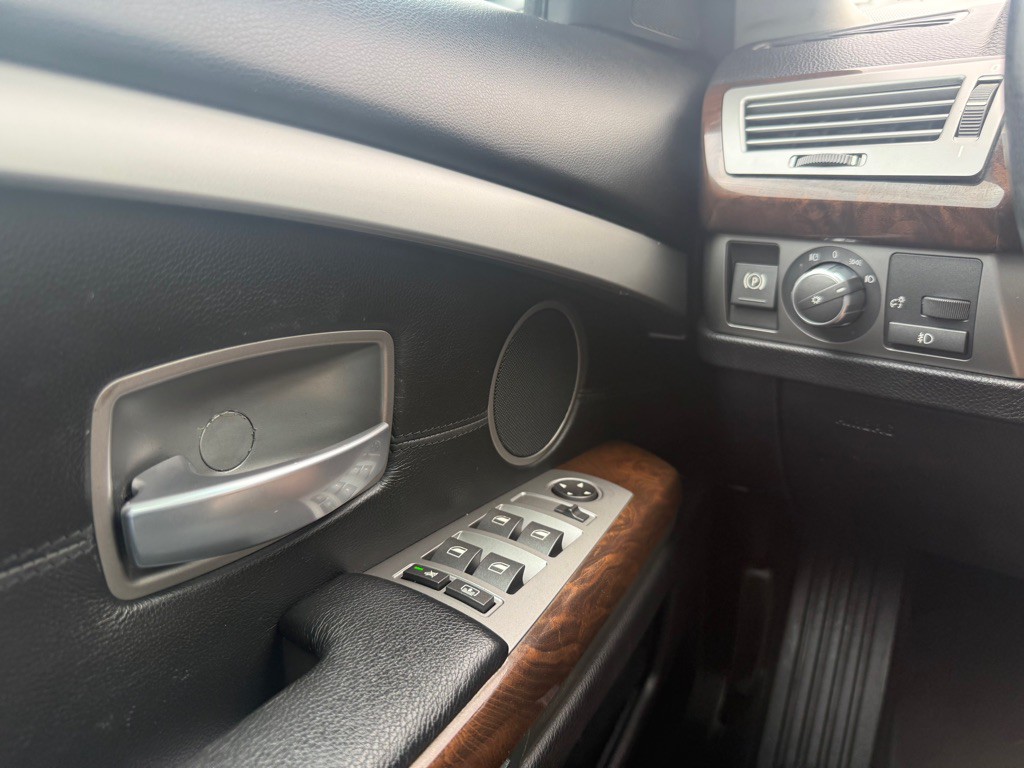 2006 BMW 7 Series Image 43