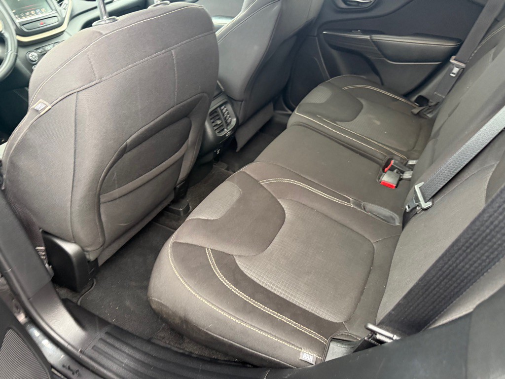 2015 Jeep Cherokee Image 9