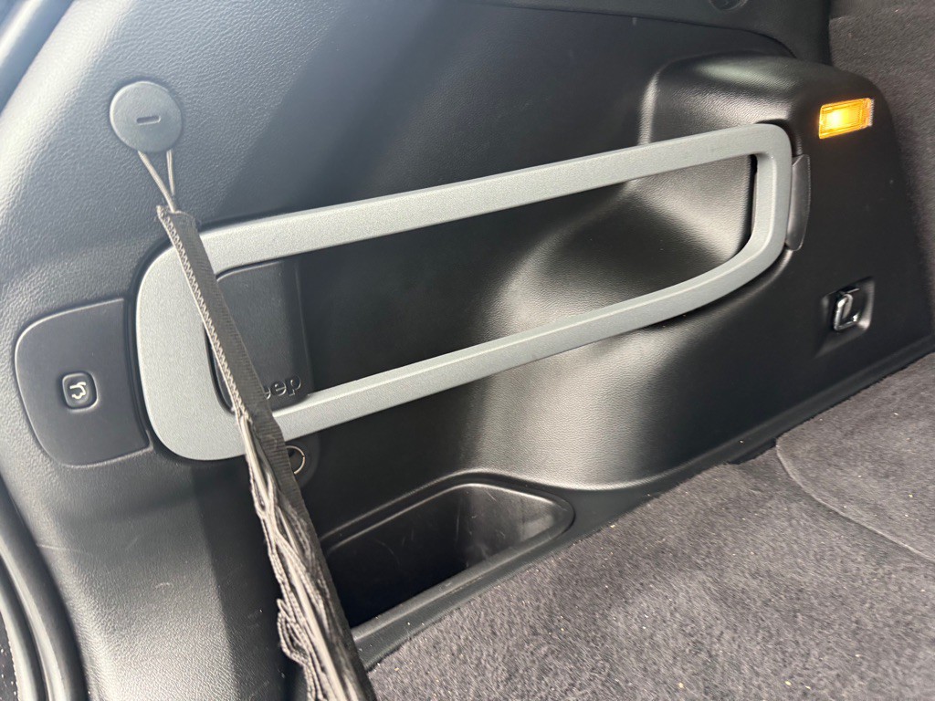 2015 Jeep Cherokee Image 13