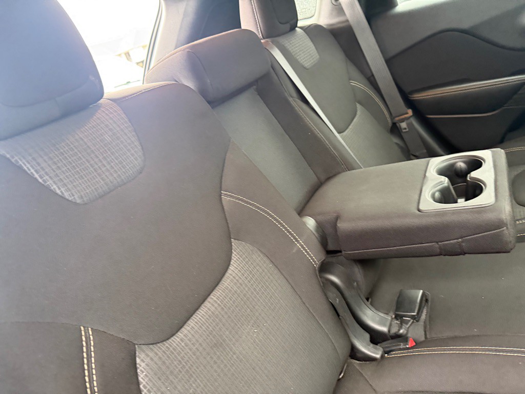 2015 Jeep Cherokee Image 17