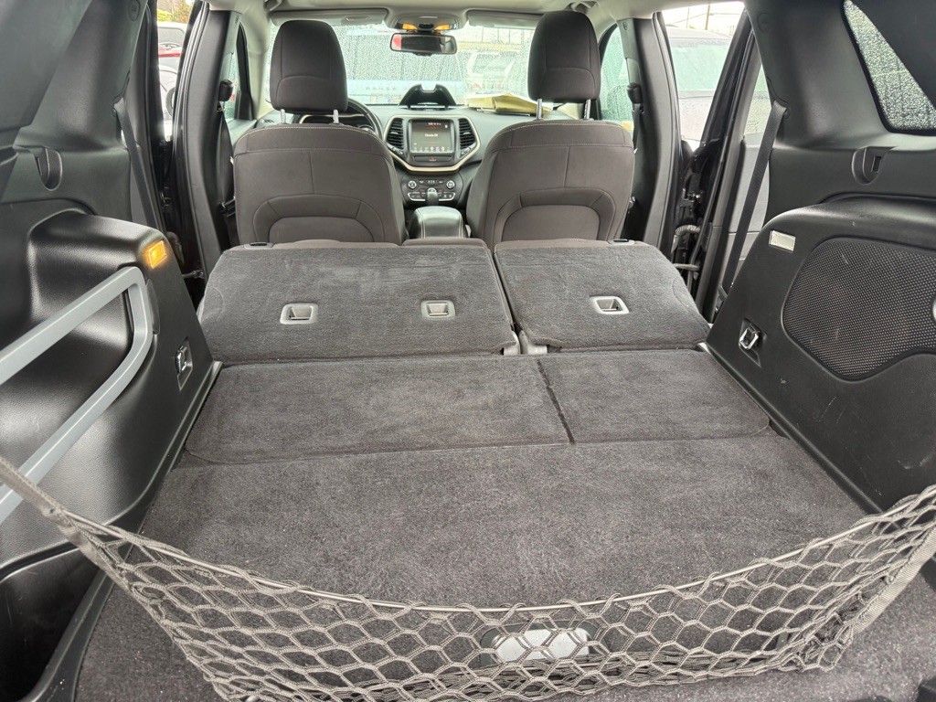 2015 Jeep Cherokee Image 28