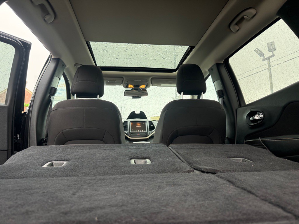 2015 Jeep Cherokee Image 30