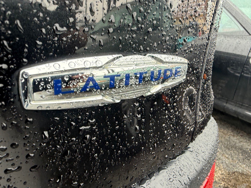 2015 Jeep Cherokee Image 32