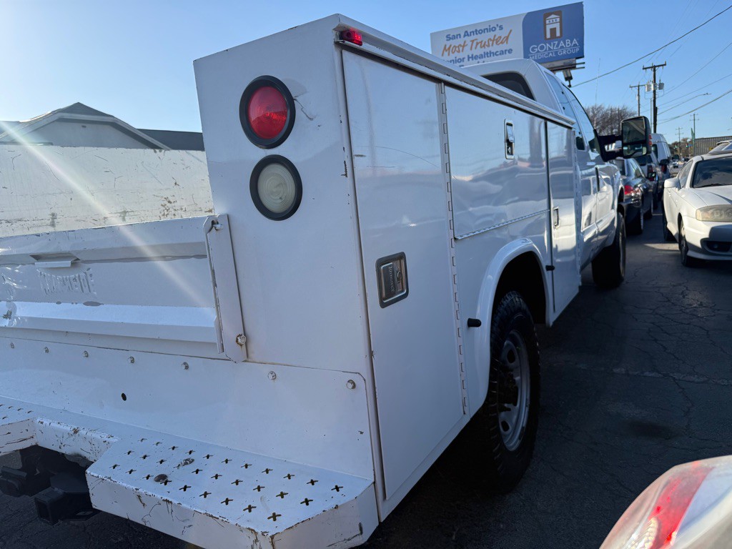 2015 Ford F-250 Image 4