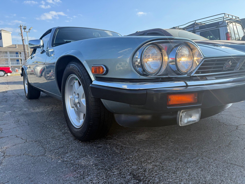 1990 Jaguar XJ Image 5