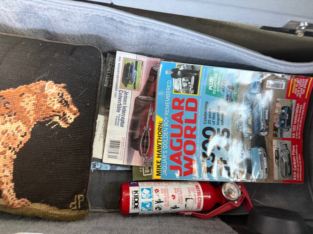 1990 Jaguar XJ Image 11