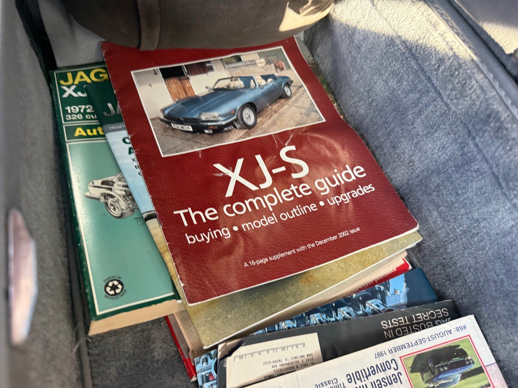 1990 Jaguar XJ Image 13