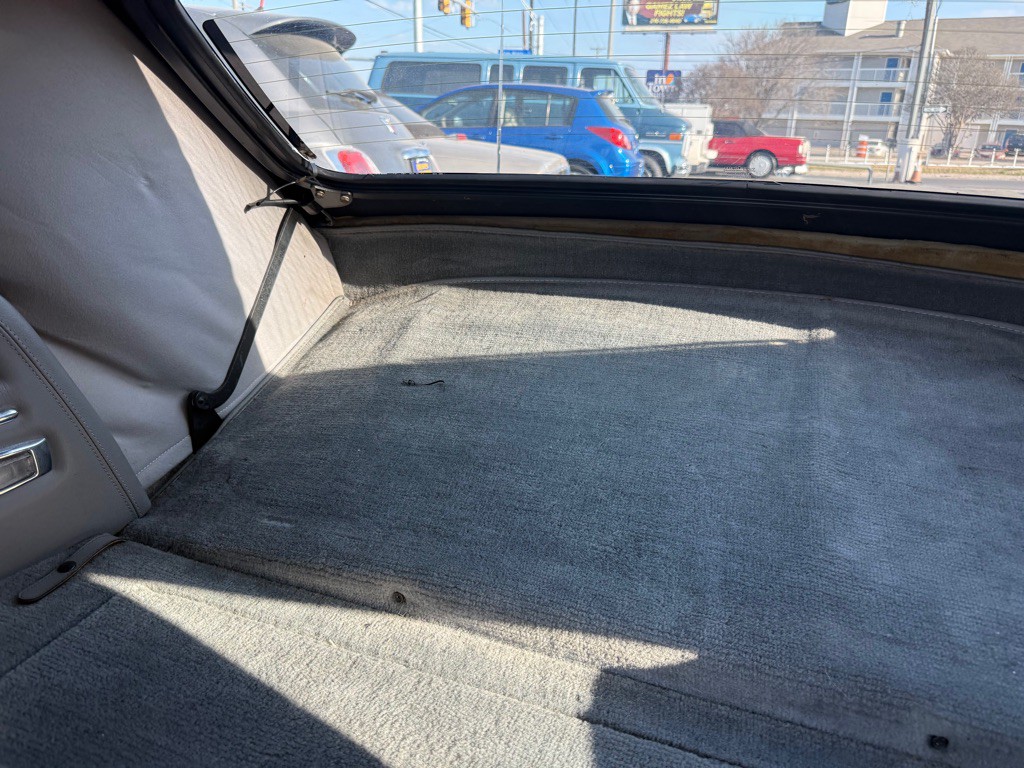 1990 Jaguar XJ Image 14