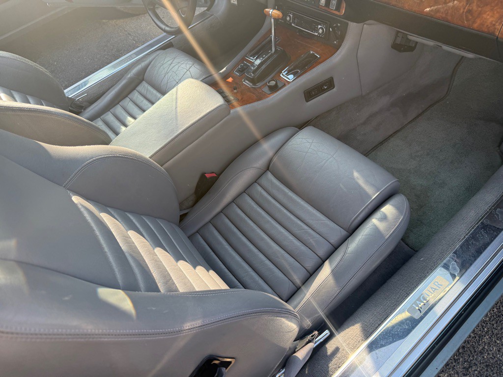 1990 Jaguar XJ Image 15