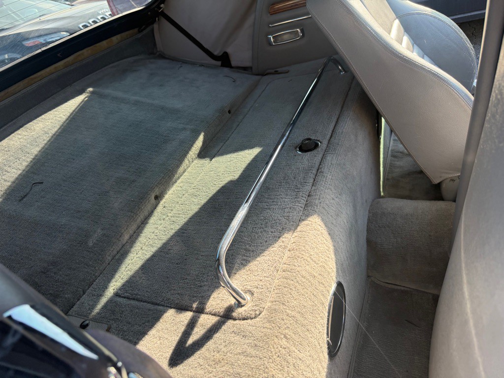 1990 Jaguar XJ Image 18