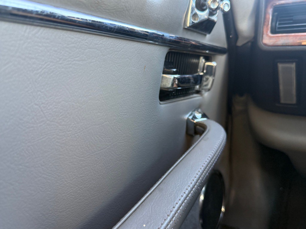 1990 Jaguar XJ Image 33