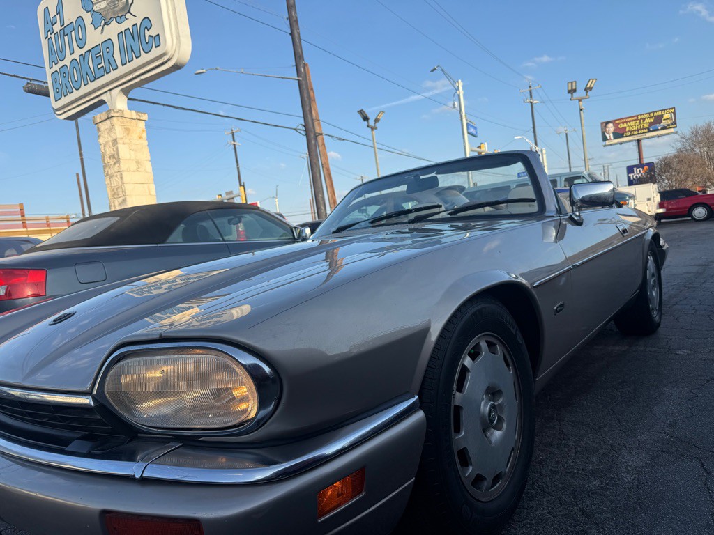 1996 Jaguar XJ Image 2