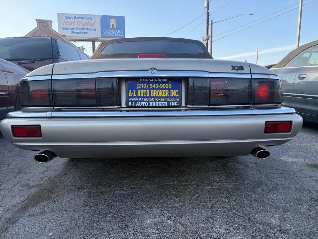 1996 Jaguar XJ Image 5