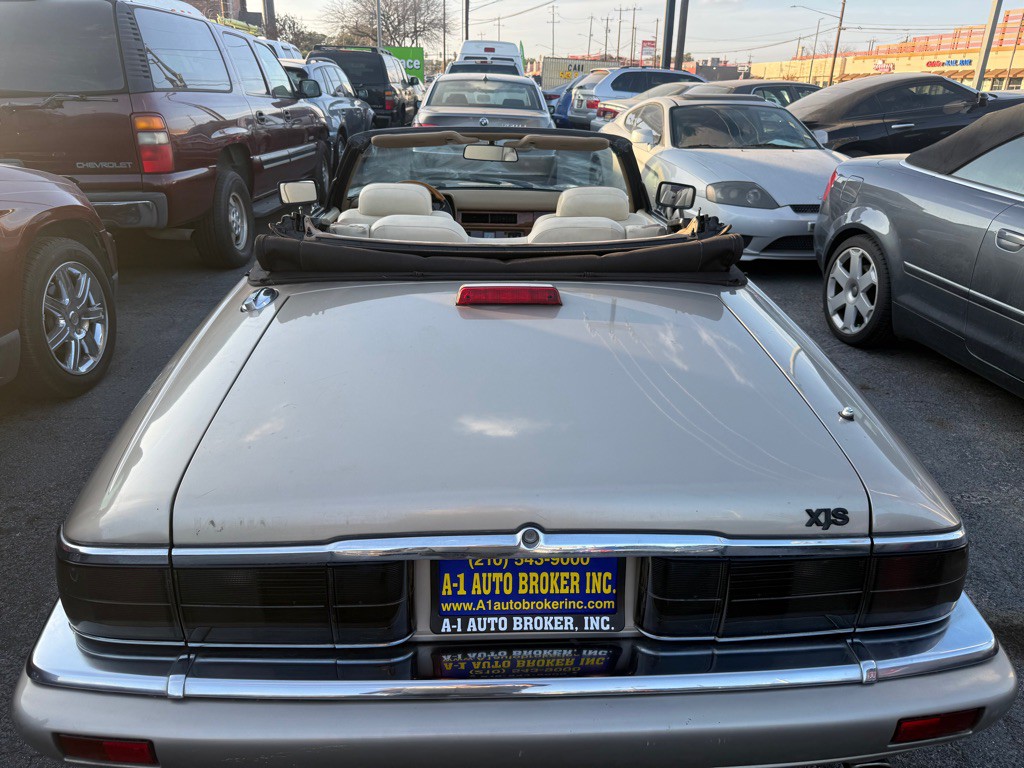 1996 Jaguar XJ Image 6