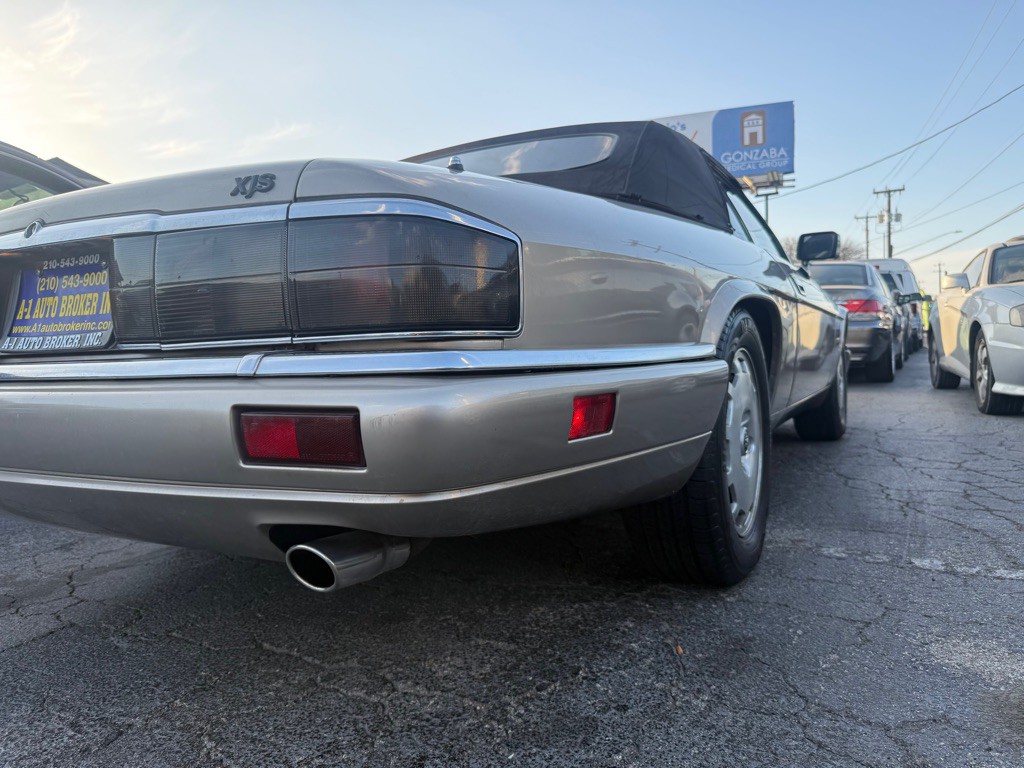 1996 Jaguar XJ Image 7