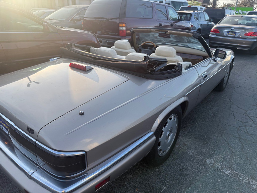 1996 Jaguar XJ Image 8
