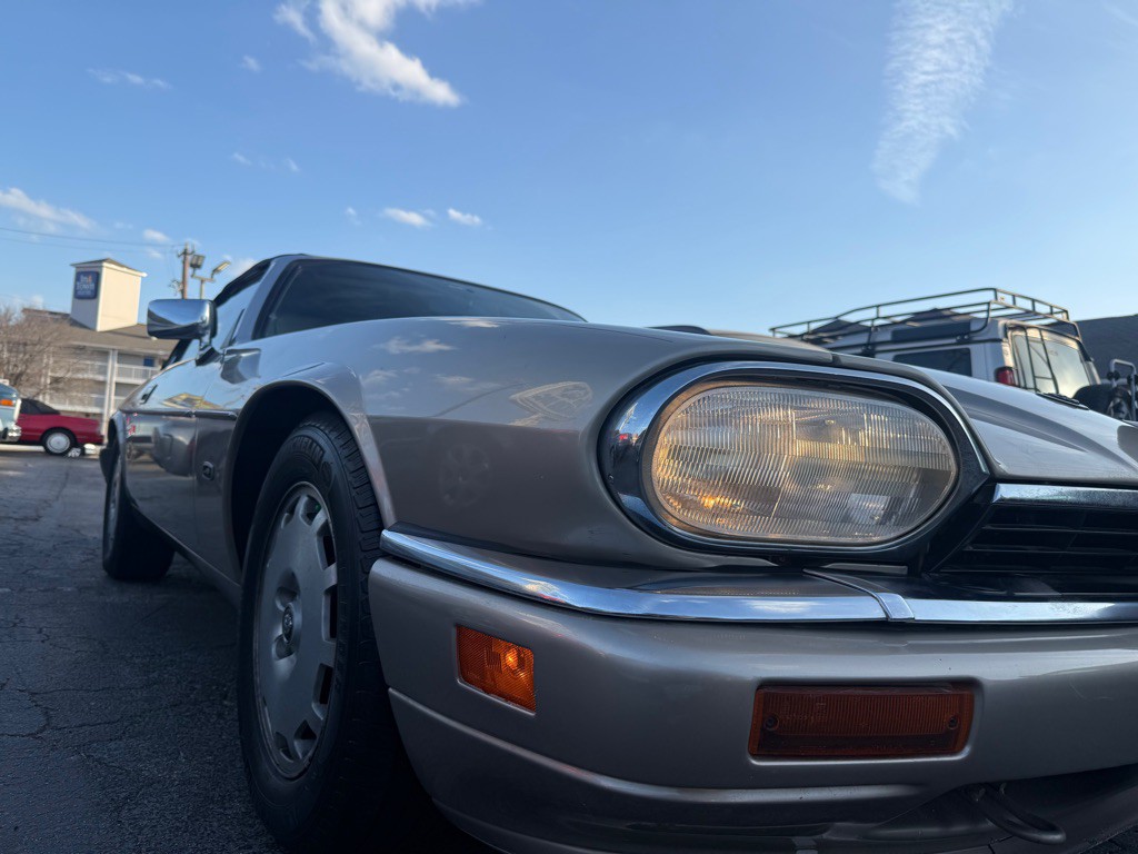 1996 Jaguar XJ Image 9