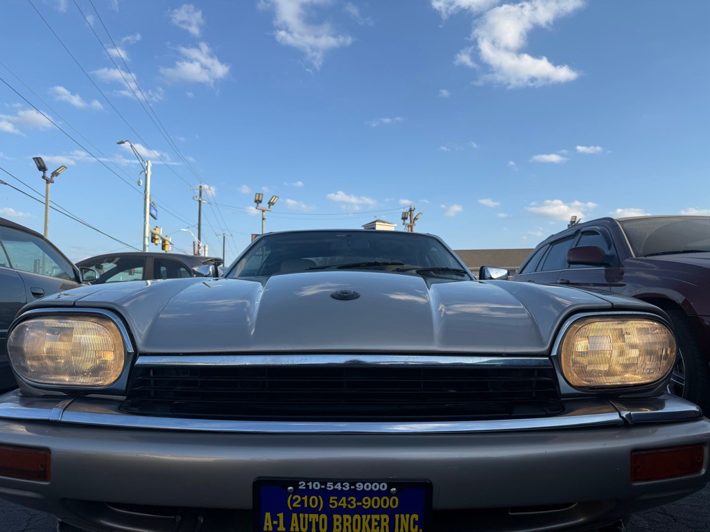 1996 Jaguar XJ Image 11