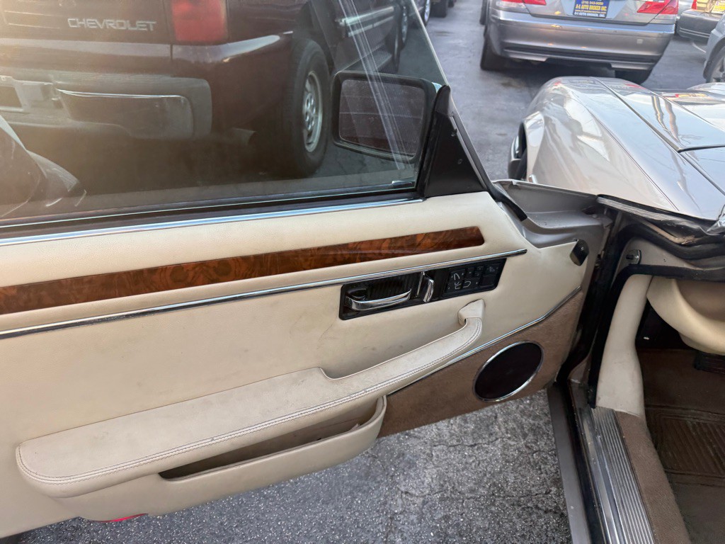 1996 Jaguar XJ Image 13