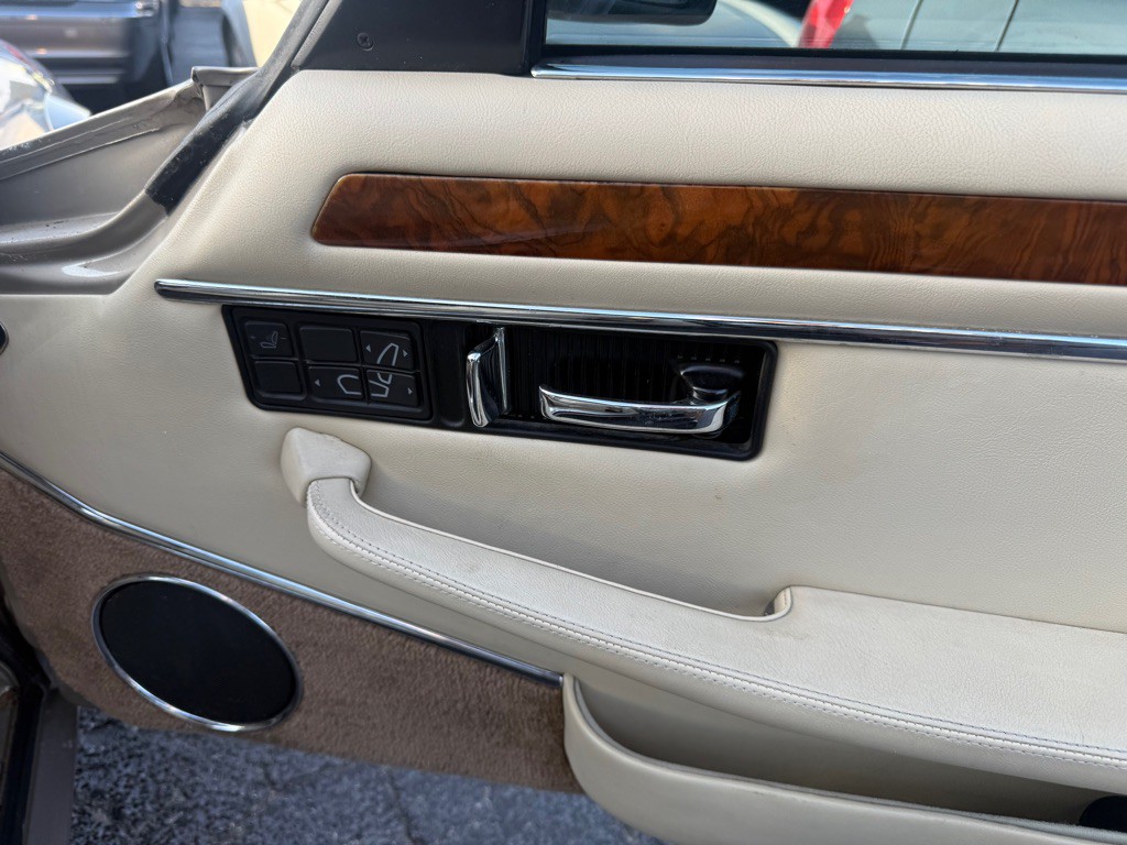 1996 Jaguar XJ Image 17