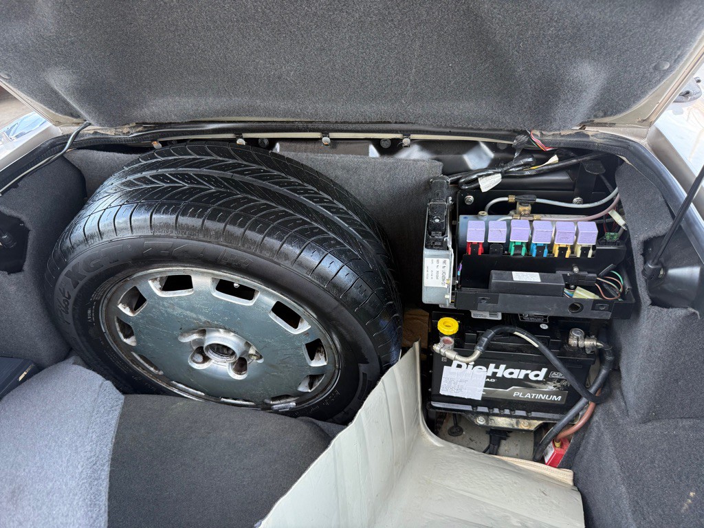 1996 Jaguar XJ Image 40