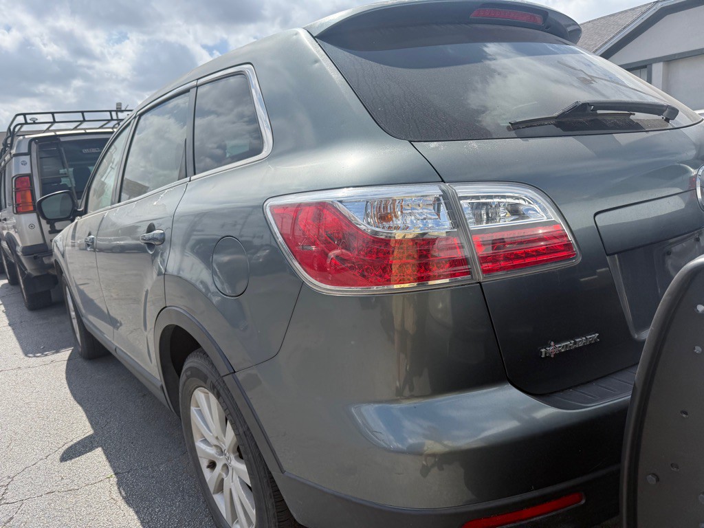 2010 Mazda CX-9 Image 2