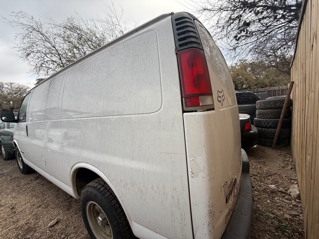 1996 GMC Savana Image 2