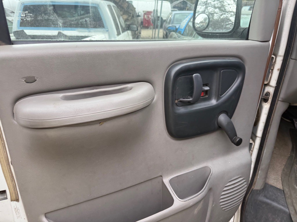 1996 GMC Savana Image 6