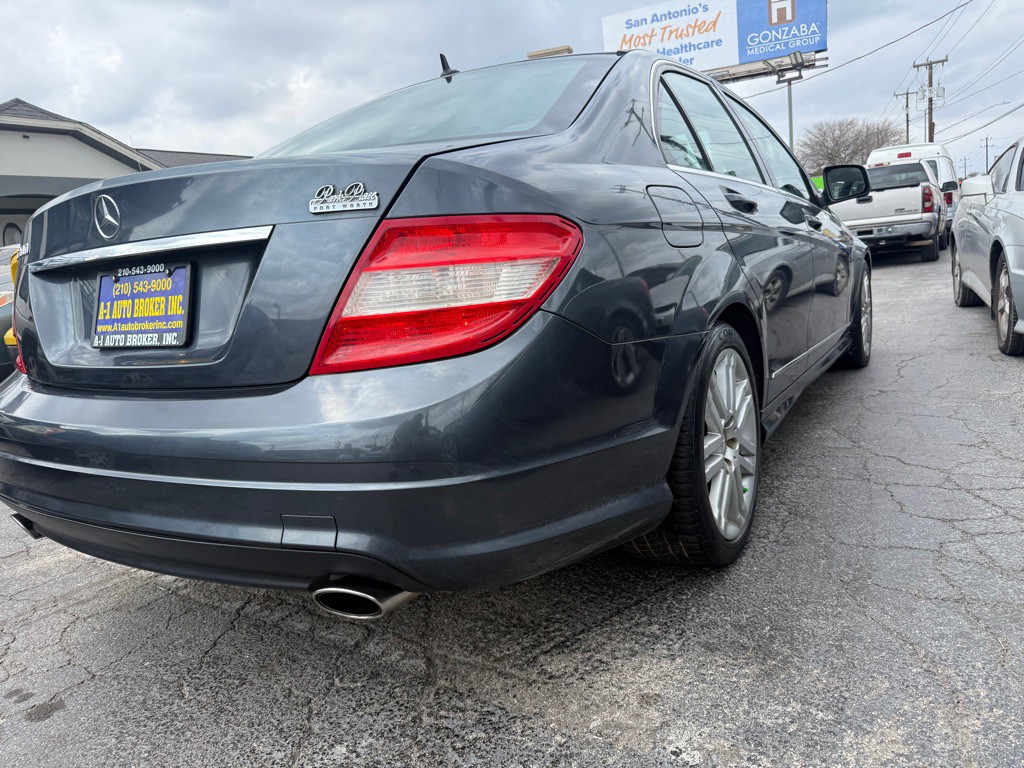 2008 Mercedes-Benz C-Class Image 4