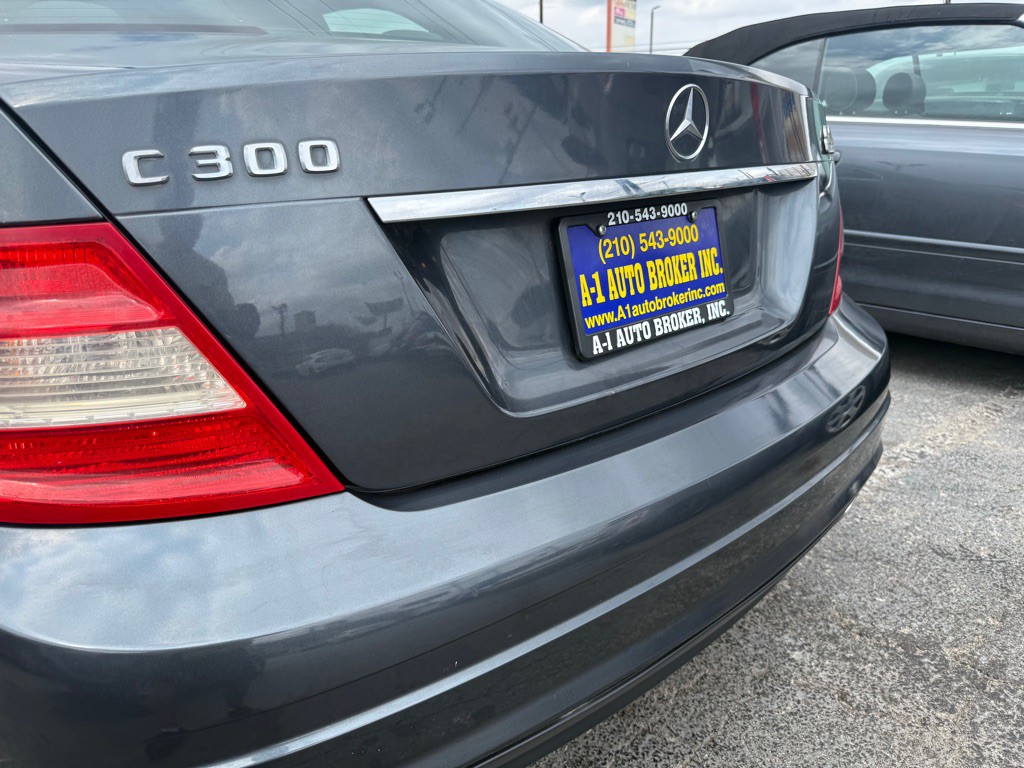 2008 Mercedes-Benz C-Class Image 21
