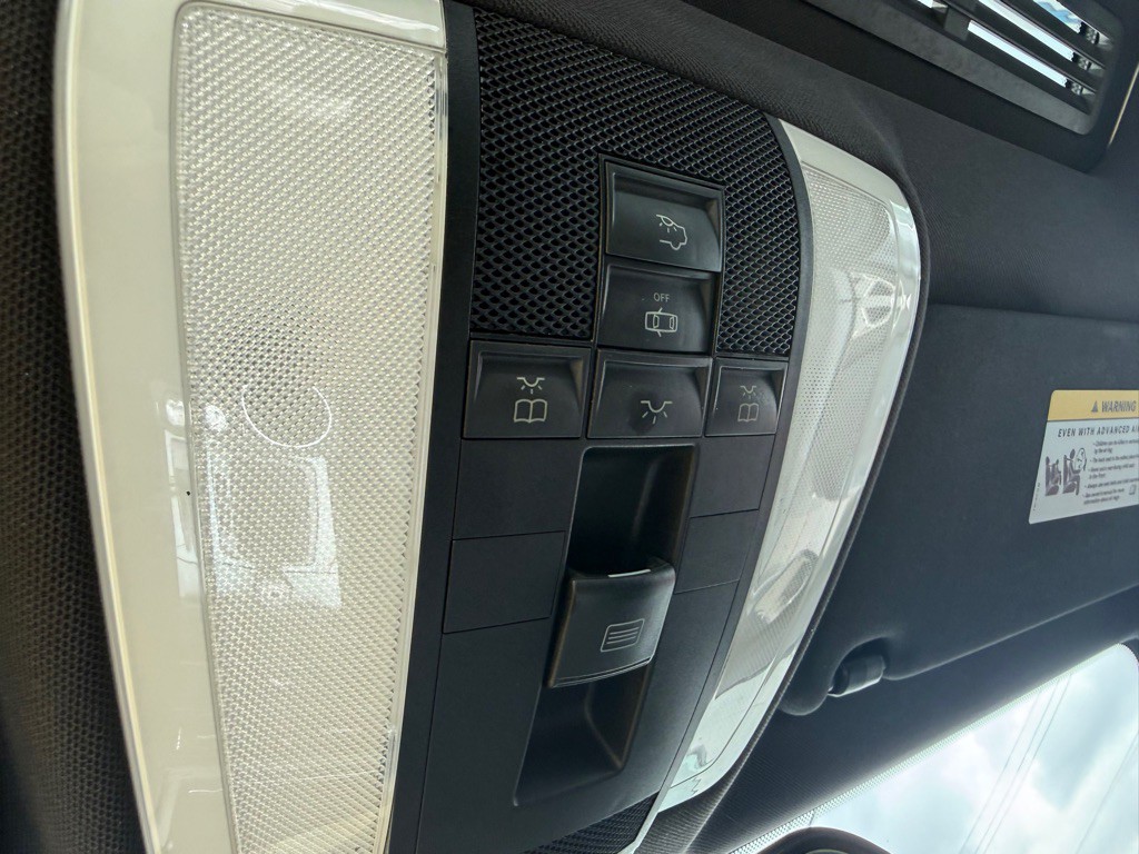 2008 Mercedes-Benz C-Class Image 32