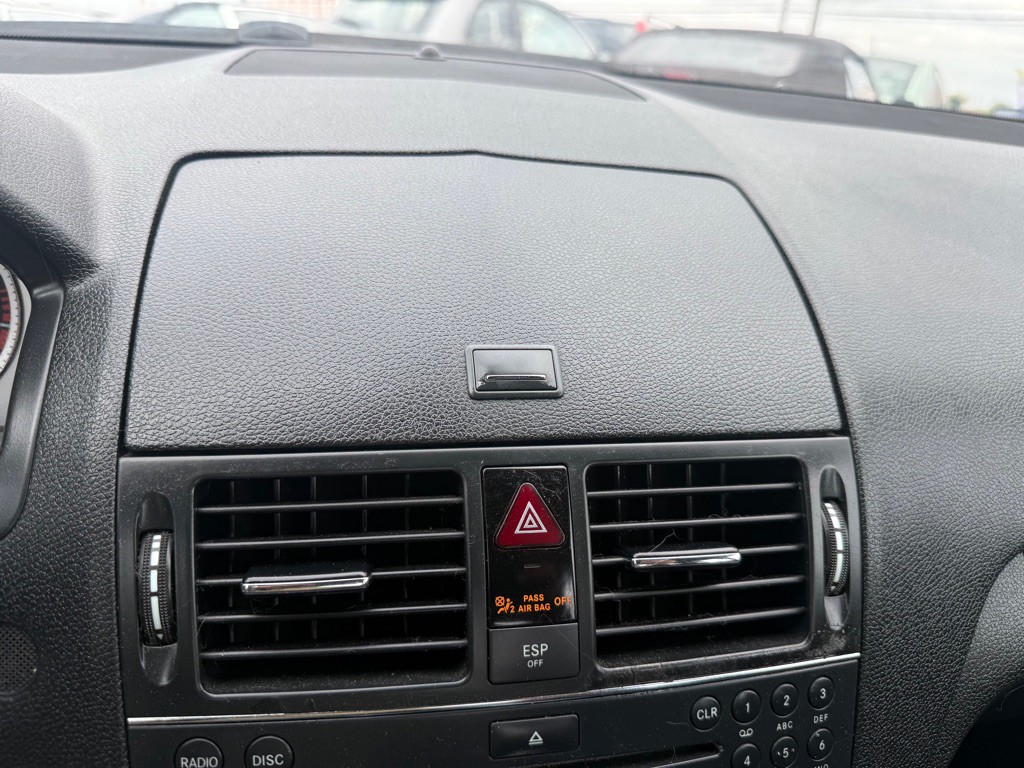 2008 Mercedes-Benz C-Class Image 33