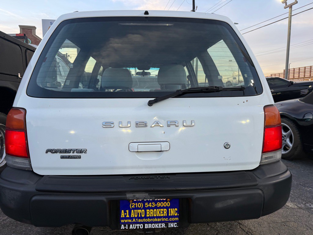 1999 Subaru Forester Image 3