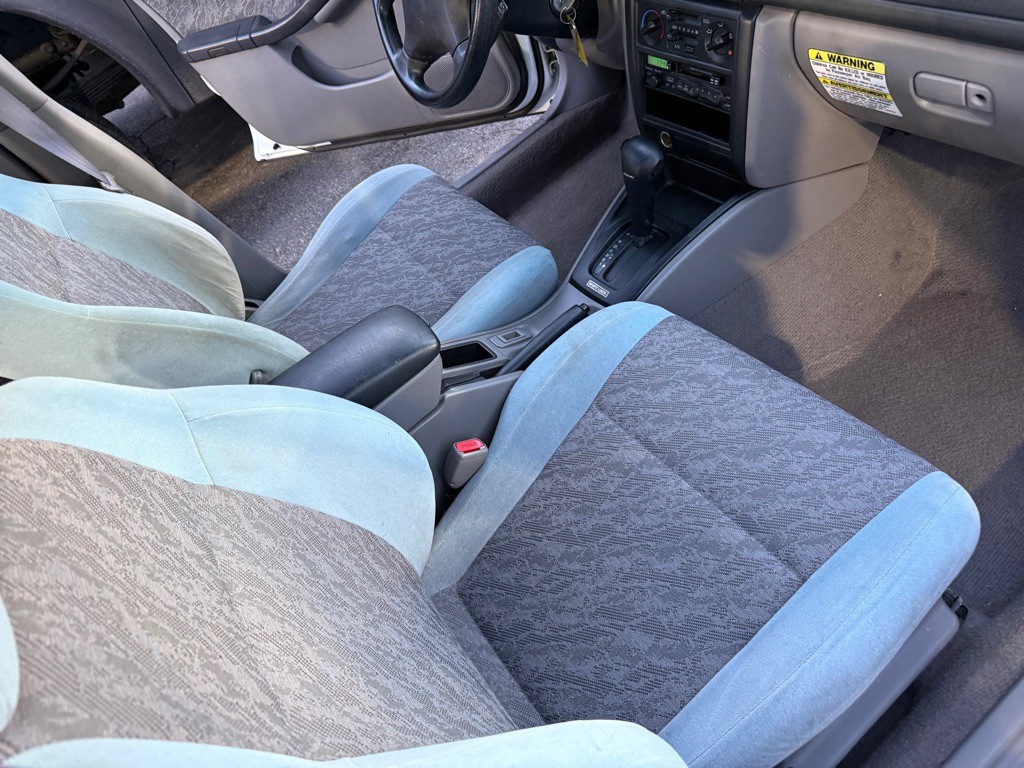 1999 Subaru Forester Image 13