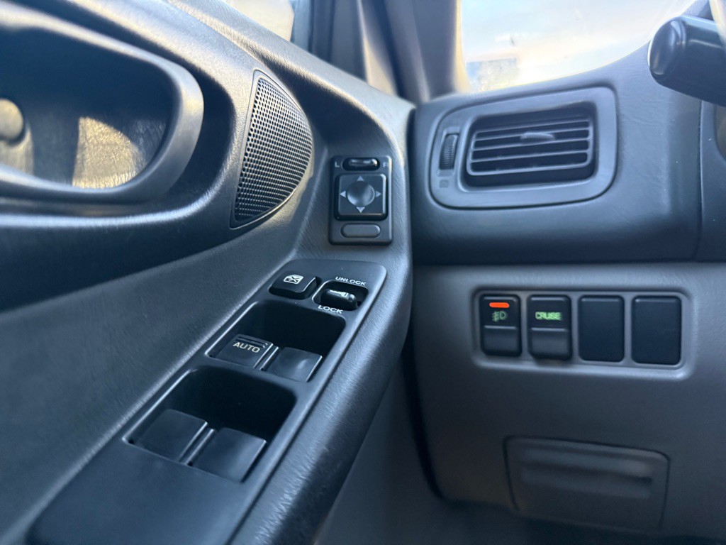 1999 Subaru Forester Image 29