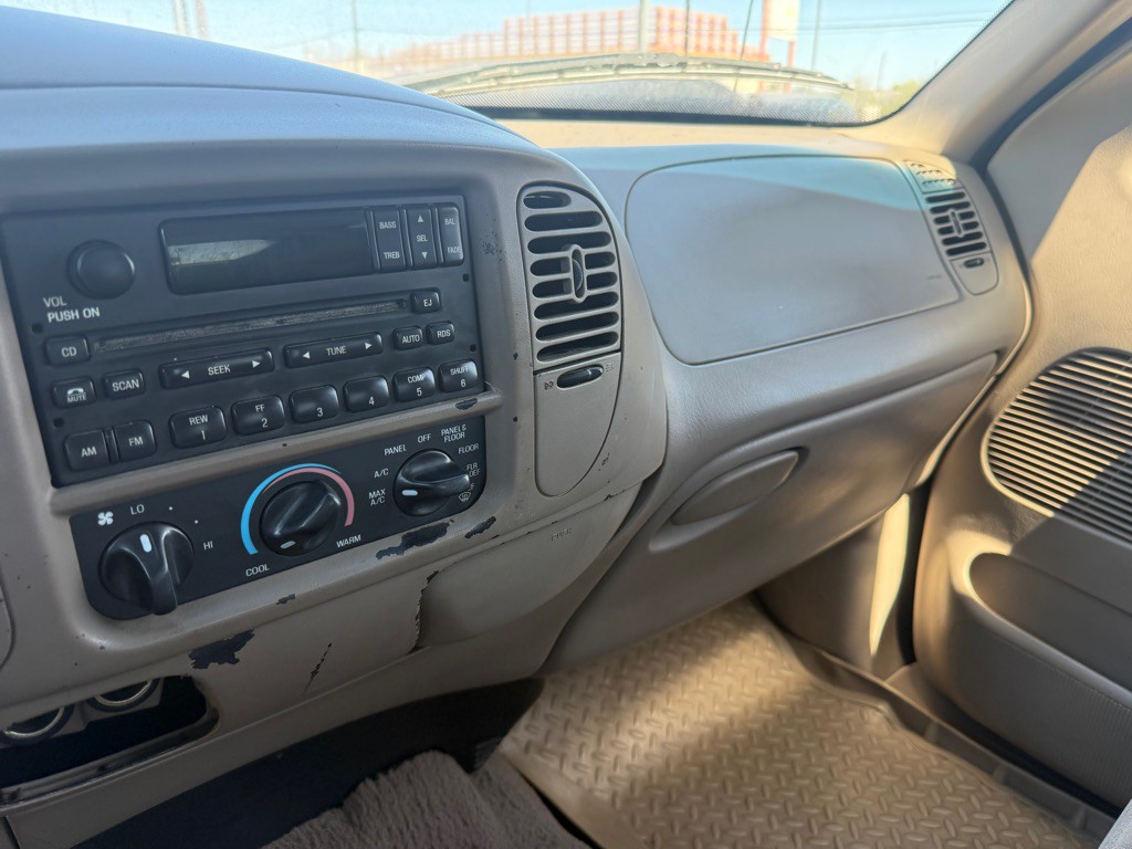 2001 Ford F-150 Image 16