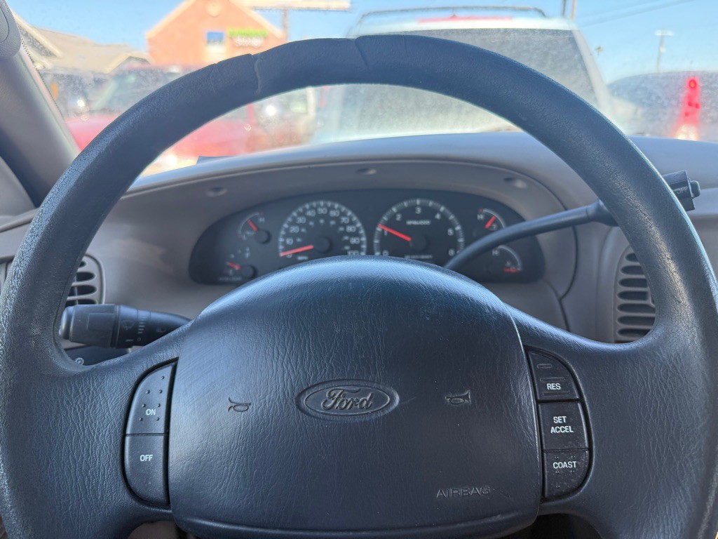 2001 Ford F-150 Image 30