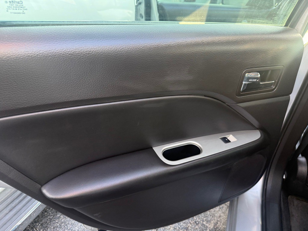 2011 Ford Fusion Image 11