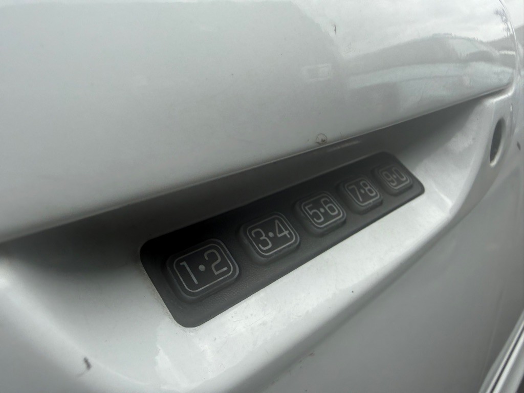 2000 Ford F-150 Image 8