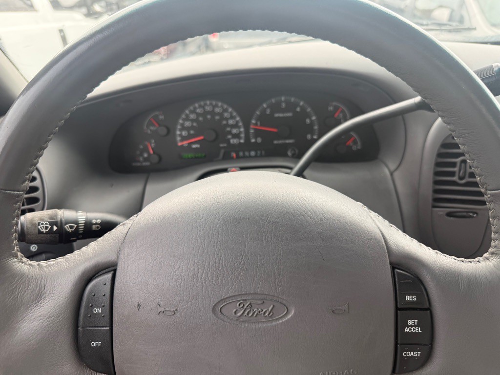 2000 Ford F-150 Image 23