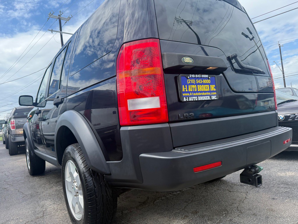 2005 Land Rover LR3 Image 2