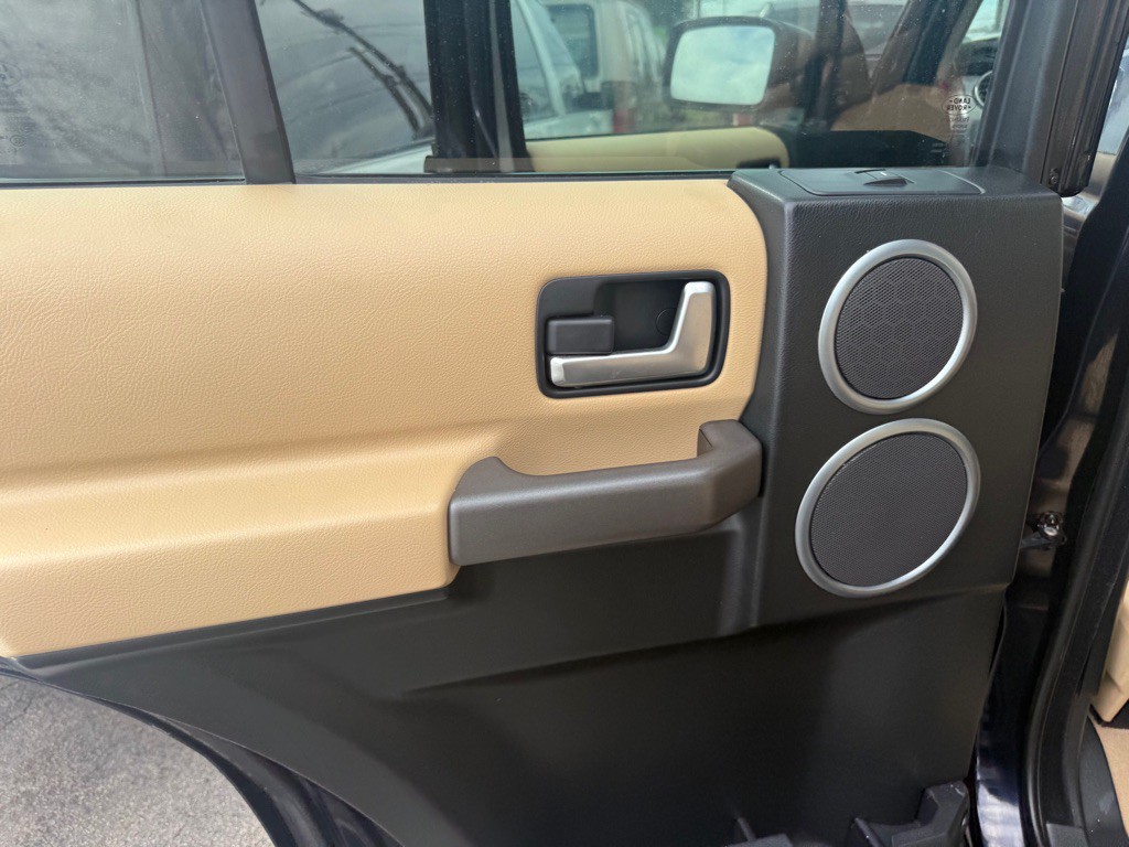 2005 Land Rover LR3 Image 10
