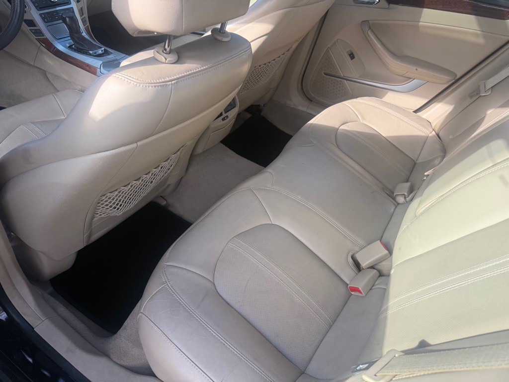 2010 Cadillac CTS Image 8