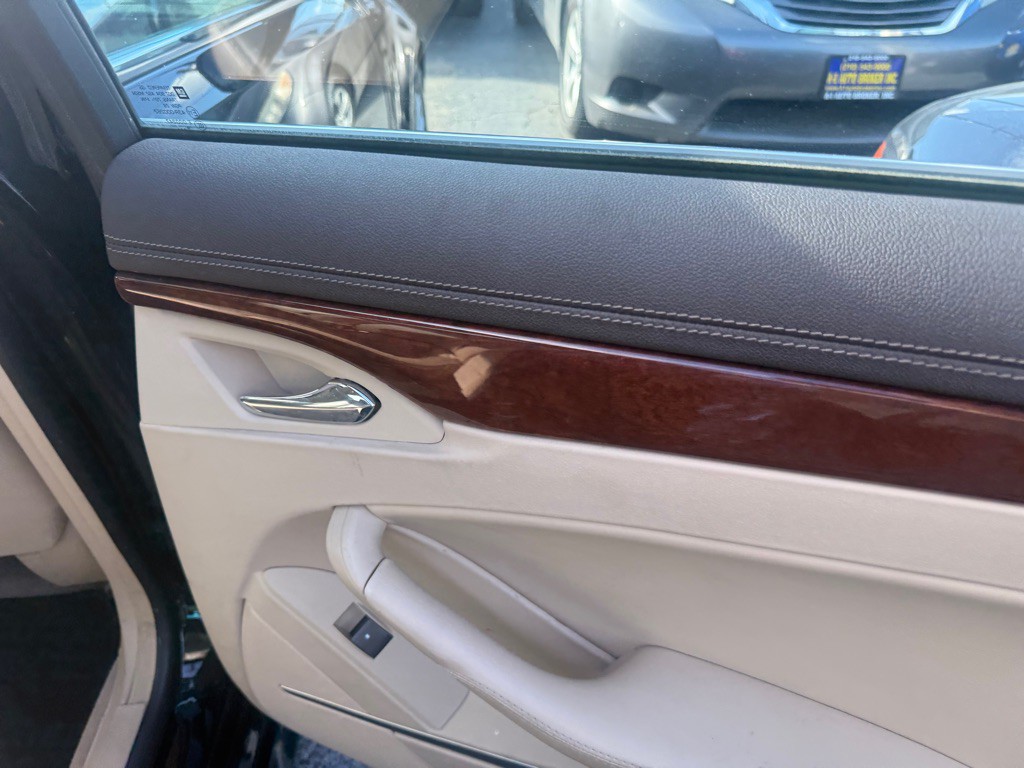 2010 Cadillac CTS Image 11