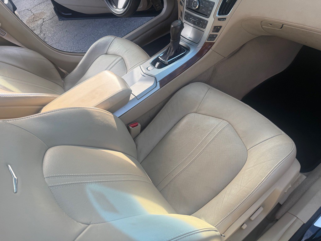2010 Cadillac CTS Image 12