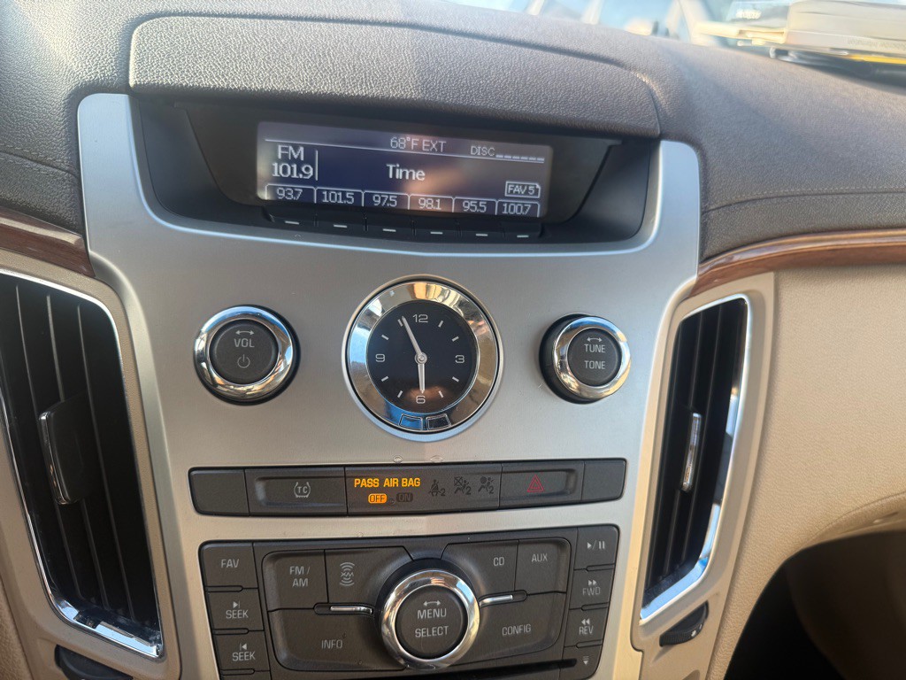 2010 Cadillac CTS Image 22